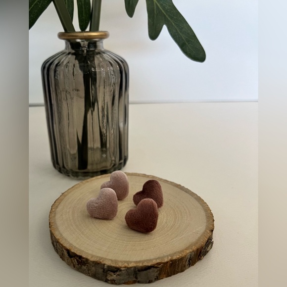 Felt Fuzzy Heart Shape Stud Earrings Set - Flirty Coquette Heart Earrings - Picture 7 of 11